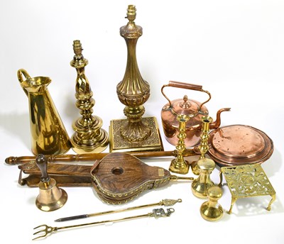 Lot 305 - A collection of assorted metalware