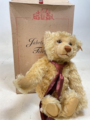 Lot 127 - STEIFF; a boxed Blonde 43 gold plush teddy...