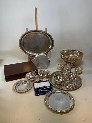 Lot 401 - A collection of silver plate, including a...