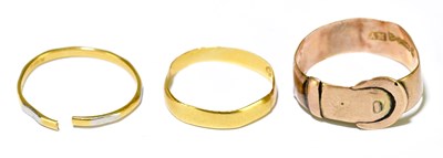 Lot 104 - Two 22ct yellow gold wedding bands, combined...