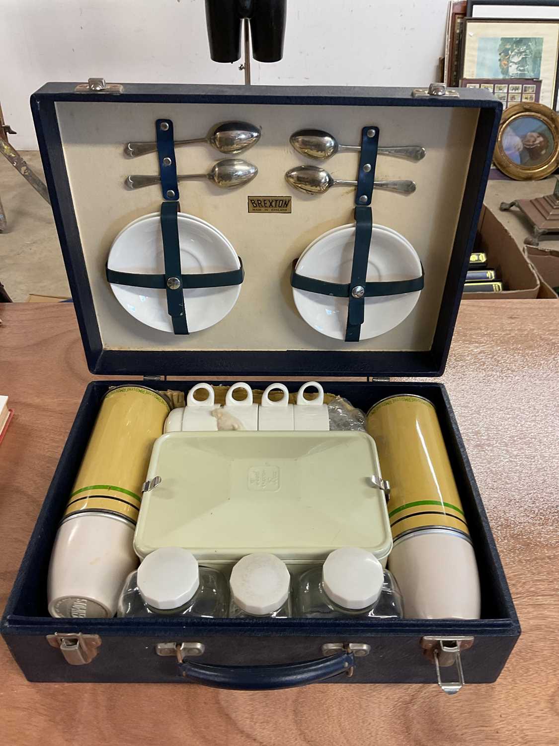 Lot 22 - A Brexton picnic set.