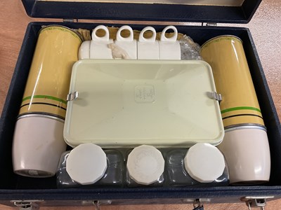 Lot 22 - A Brexton picnic set.