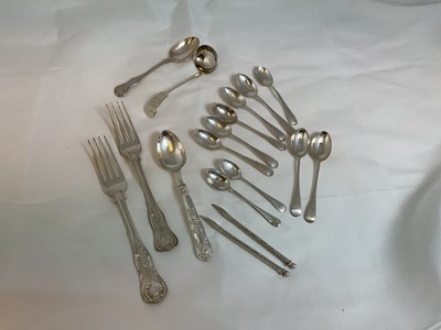Lot 474 - A mixed collection of hallmarked silver...