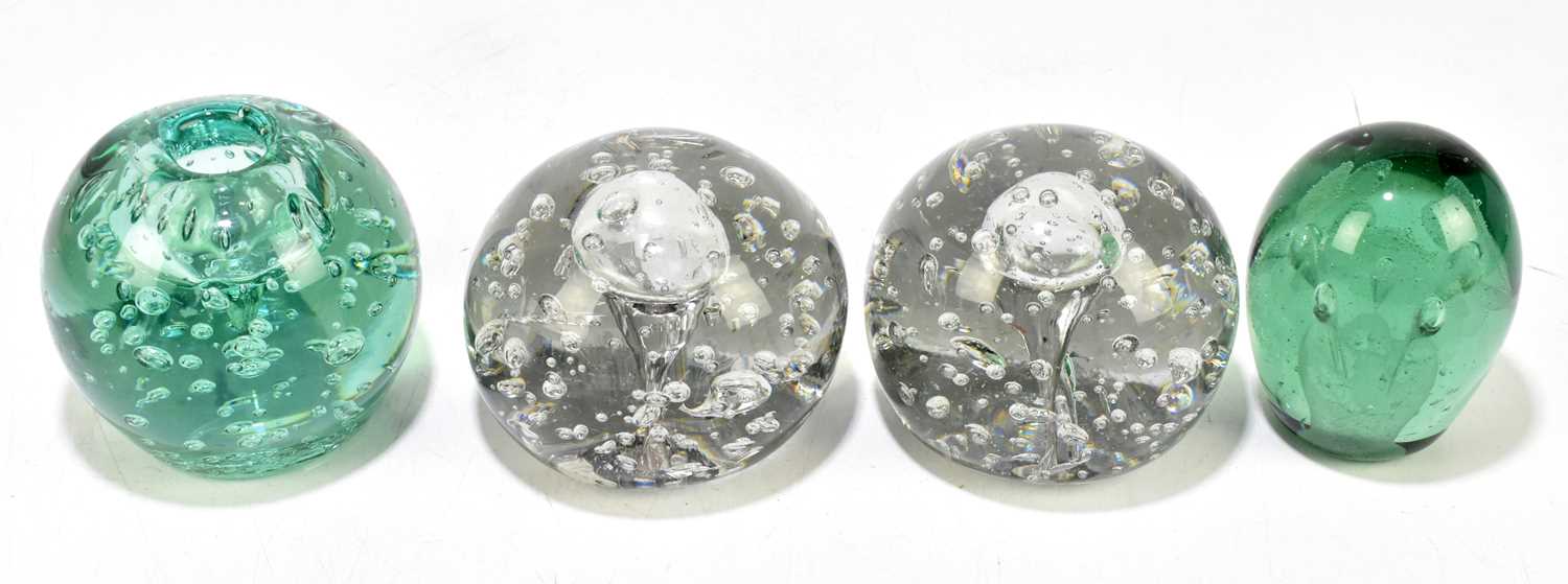 Lot 612 - A Victorian dump paperweight