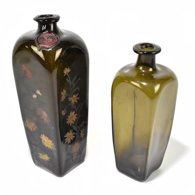 Lot 598 - An 18th century Dutch black glass gin bottle