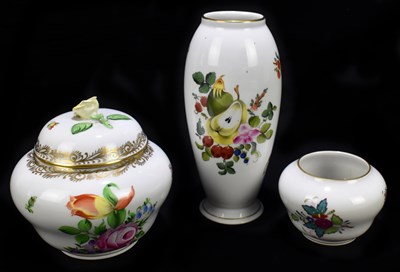 Lot 510 - HEREND; a hand painted porcelain lidded jar