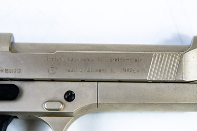 Lot 539 - BERETTA; a .177 Mod 92 CO2 powered air pistol,...