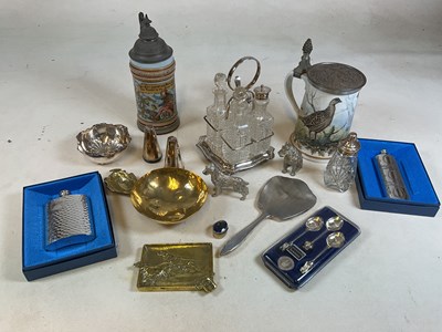 Lot 18 - Mixed collectables including a condiment stand...