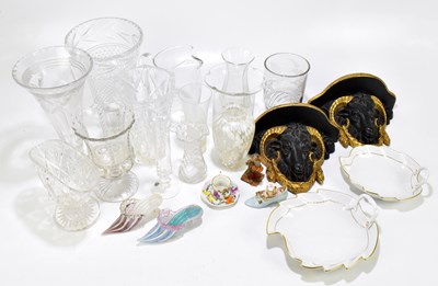 Lot 620 - A collection of cut and moulded glassware