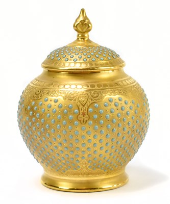 Lot 454 - COALPORT; an early 20th century lidded jar