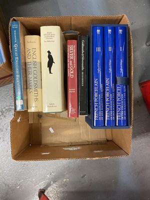 Lot 615 - A good collection of books on art and antiques...