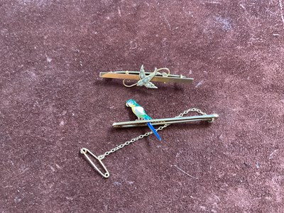 Lot 582 - Two 9ct yellow gold necklaces, two 9ct gold...