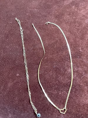 Lot 582 - Two 9ct yellow gold necklaces, two 9ct gold...