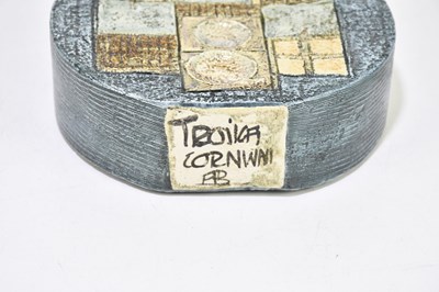 Lot 354 - ALISON BRIGDEN FOR TROIKA POTTERY; a medium...