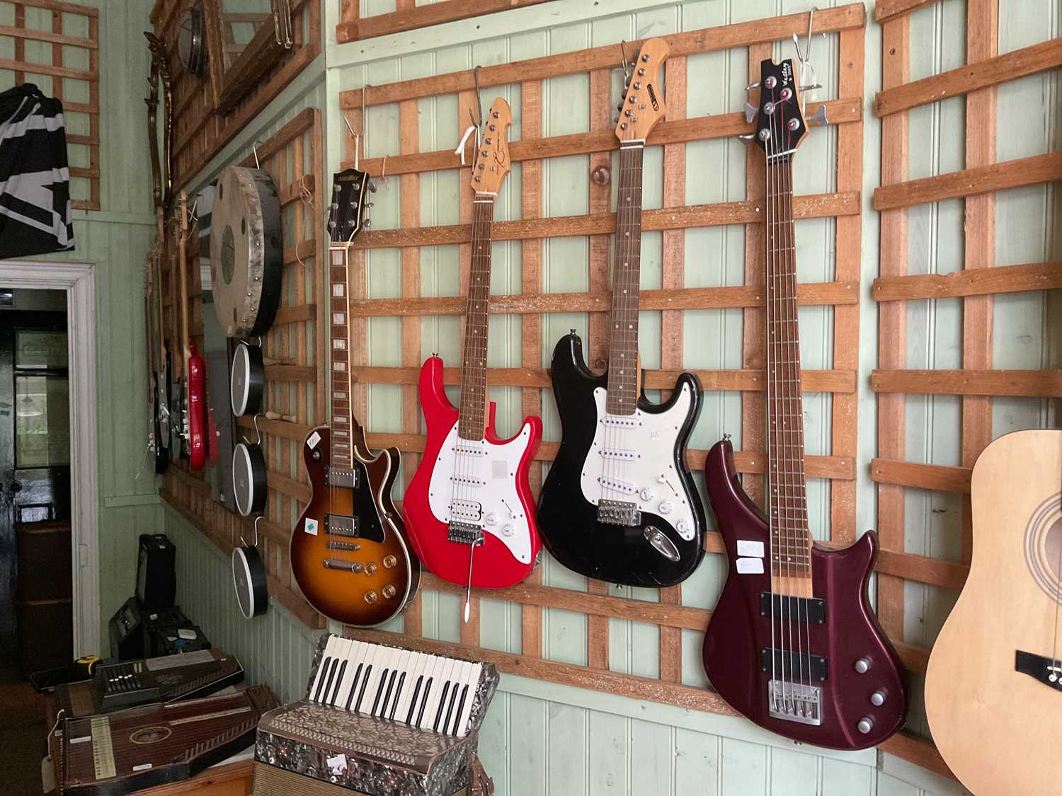 Lot 150 - Three electric guitars, including a Peavey...