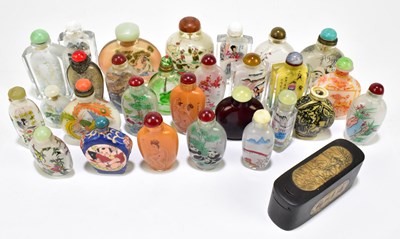 Lot 654 - A collection of modern and decorative Chinese snuff bottles