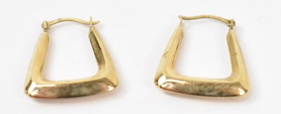 Lot 923 - A pair of 9ct yellow gold earrings, approx 0.8g.