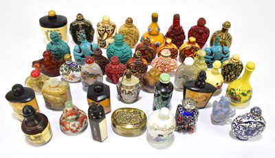 Lot 657 - A collection of assorted modern Chinese snuff bottles