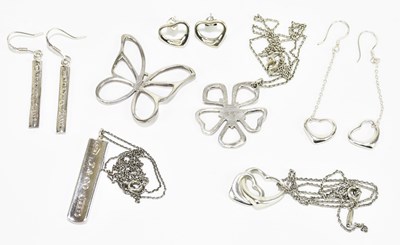 Lot 1455 - TIFFANY & CO; an assortment of sterling silver...