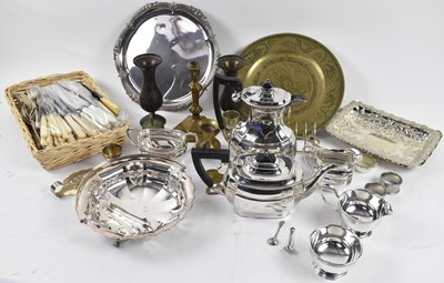 Lot 734 - A small quantity of silver plated items,...