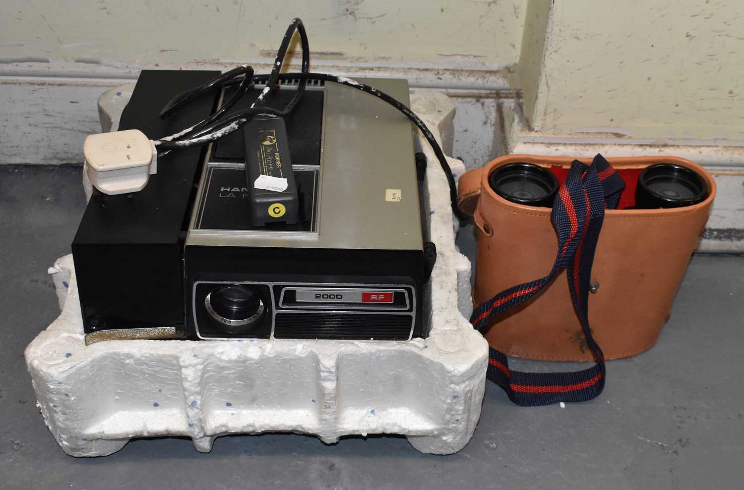 Lot 280 - A pair of Zenith binoculars, a Hohner...