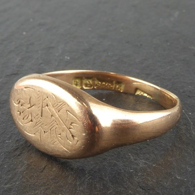 Lot 1106 - A 9ct rose gold signet ring with rubbed...