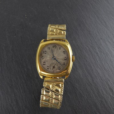 Lot 1423 - A gentlemen's vintage 18ct gold watch head,...