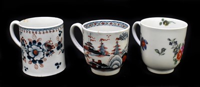 Lot 563 - A late 18th century porcelain coffee can