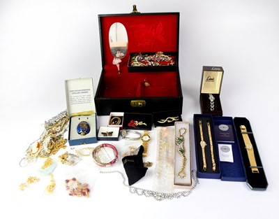 Lot 1349 - A small quantity of costume jewellery...
