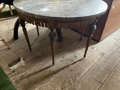 Lot 242 - A decorative marble topped coffee table on...