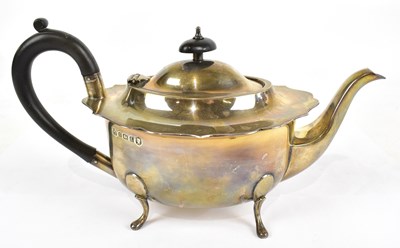 Lot 1078 - ELKINGTON & CO; a George V hallmarked silver tea pot