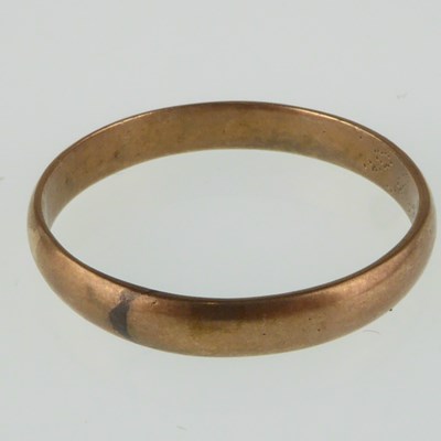 Lot 1105 - A 9ct gold wide wedding band, size Z+, approx....