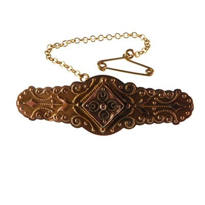 Lot 1197 - A Victorian 9ct rose gold brooch with rope...