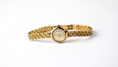 Lot 1389 - ACCURIST; a ladies' 9ct gold vintage...