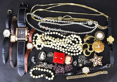 Lot 1336 - Various items of mixed costume jewellery to...