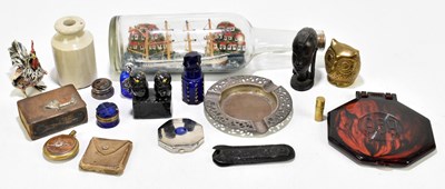 Lot 118 - A small collection of 19th century and later collectables