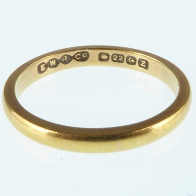 Lot 1049 - A 22ct gold band ring, size I, approx. 2.5g.