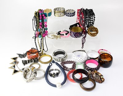 Lot 1367 - A quantity of contemporary costume jewellery...