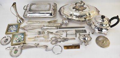 Lot 841 - Various items of silver plate to include...