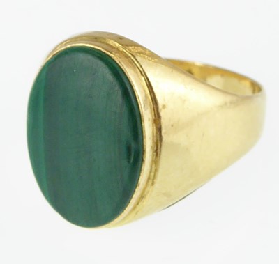 Lot 1082 - A vintage Continental gold signet ring with...