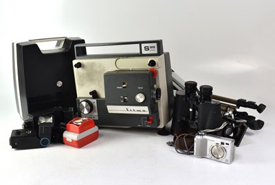 Lot 431 - A large collection of camera accessories to...