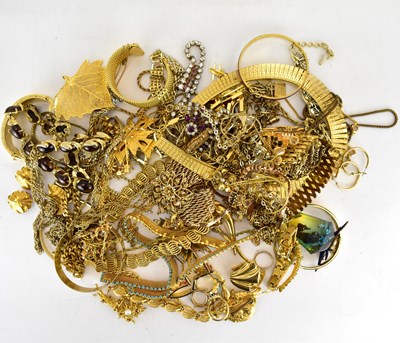 Lot 1341 - Various items of gold plated costume jewellery...
