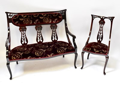 Lot 51 - An early 20th century walnut four-piece salon...