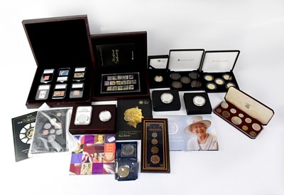 Lot 951 - A collection of mint coins to include Royal...