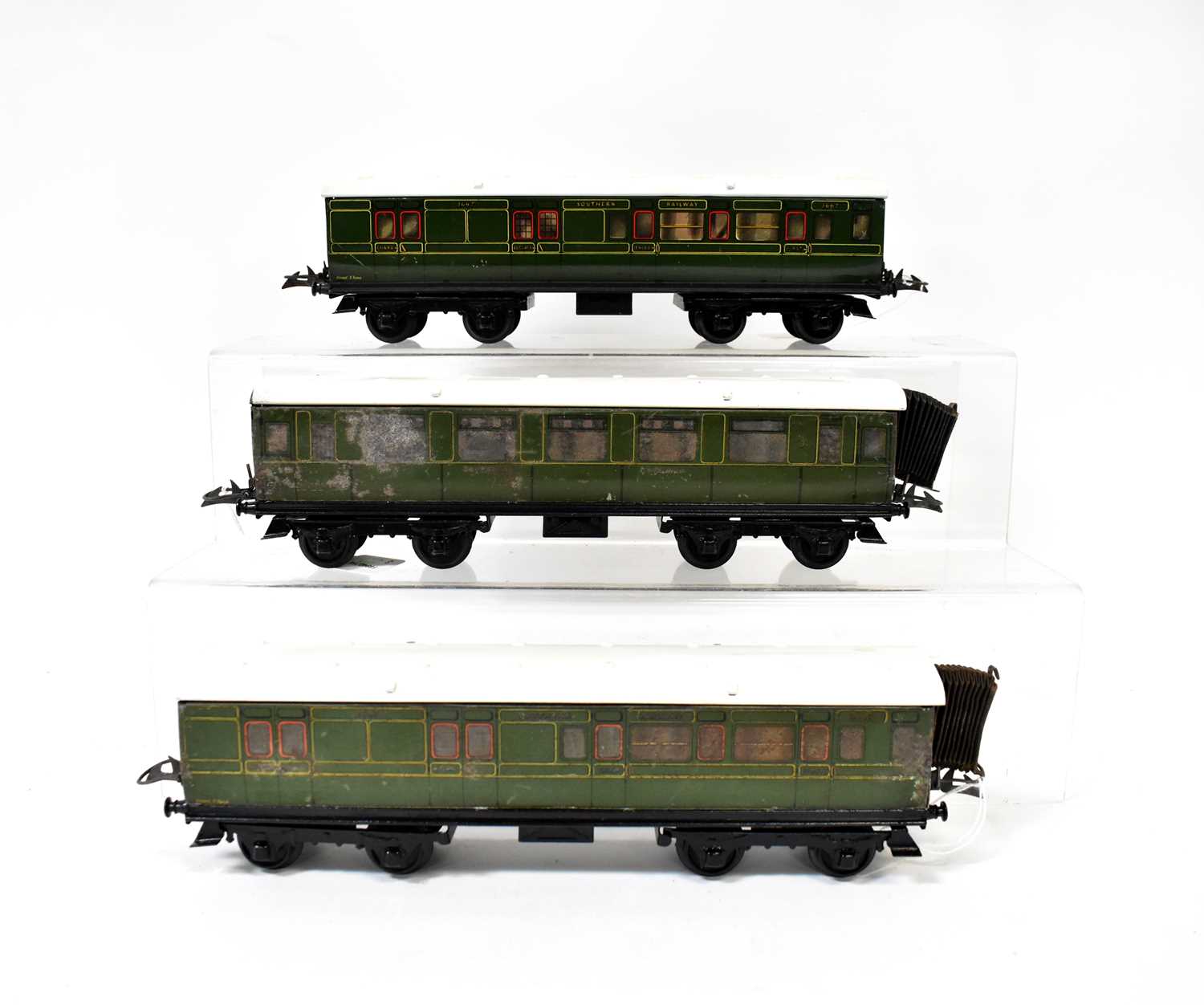 Lot 385 - HORNBY; three O gauge Southern Railway...