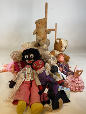 Lot 73 - A quantity of soft toys and dolls including...