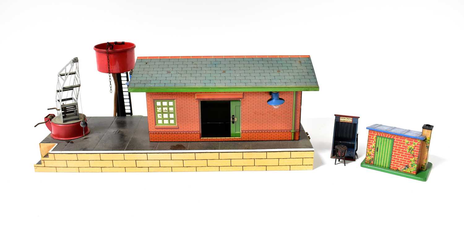 Lot 381 - HORNBY; O gauge No. 2E Goods depot building...