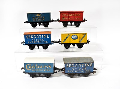 Lot 400 - HORNBY; six O gauge Private Owner vans,...