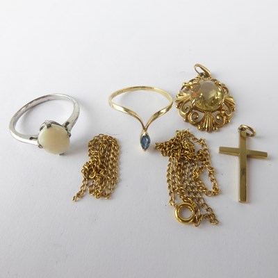 Lot 1309 - Various items of jewellery to include a claw...
