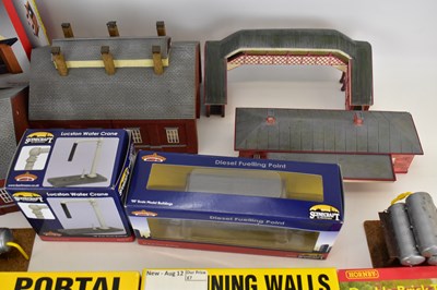 Lot 386 - HORNBY; various boxed and built railway...